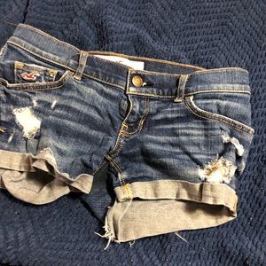 HOLLISTER JEAN SHORTS